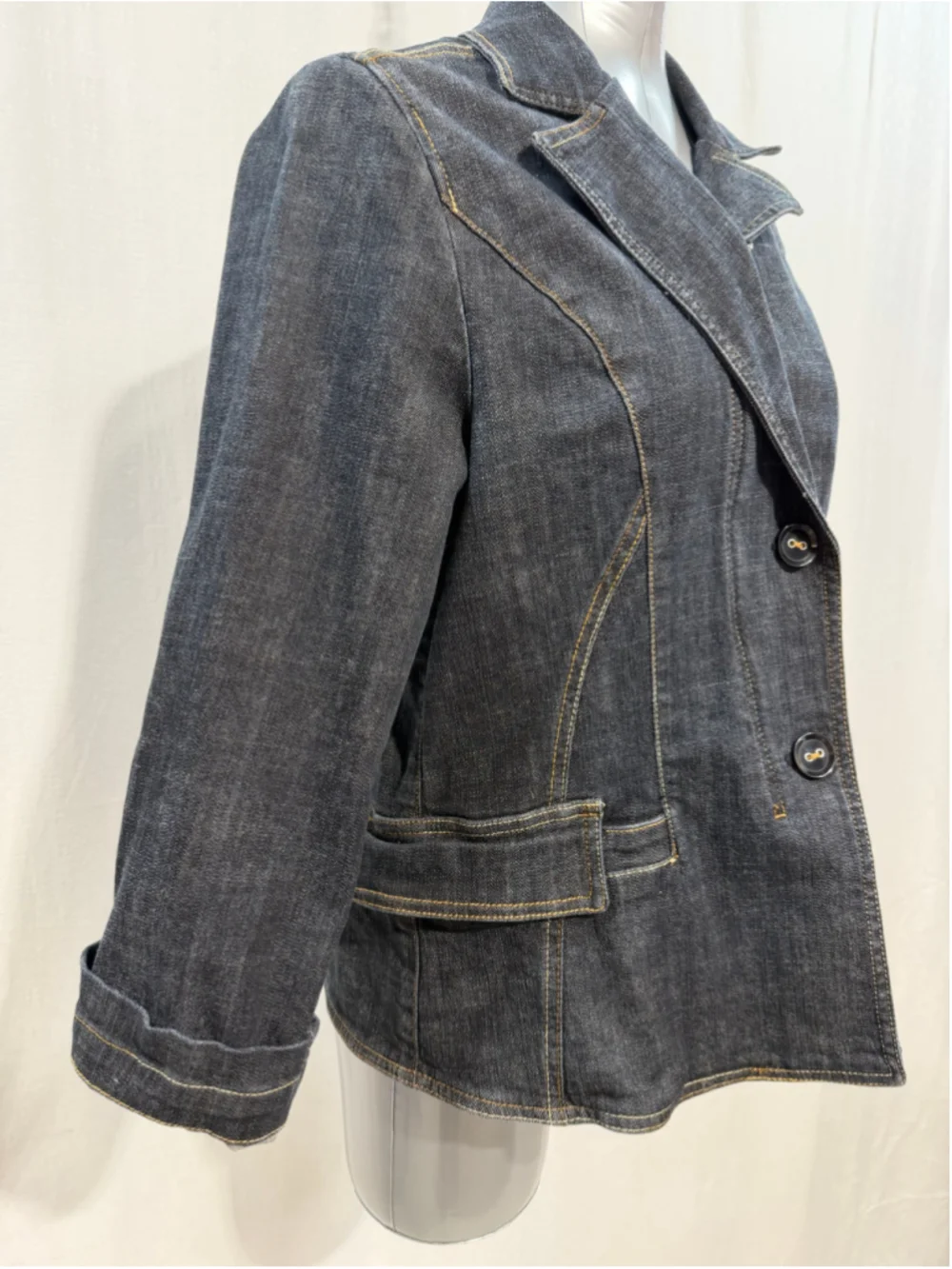 Dark Wash Women’s Denim Blazer Jacket Contrasting Stitch Button and zipper